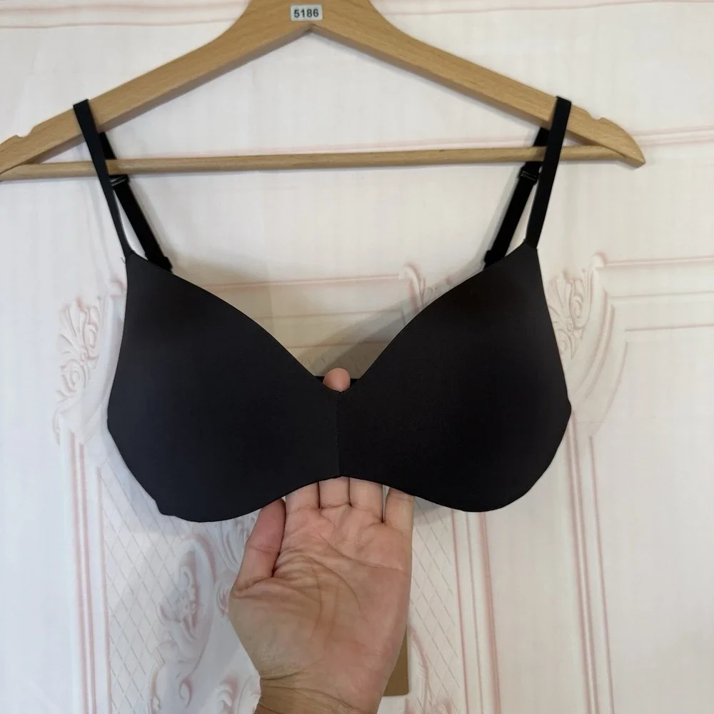 SKIMS Wireless Form Push Up Bra Size 32C Onyx Black NWT $54 Comfort